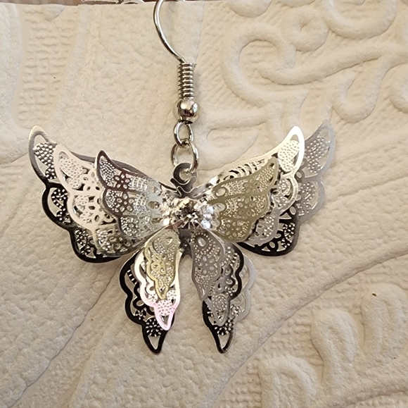 Multidimensional Butterfly Lightweight  Earrings Silver tone - Picture 2 of 6